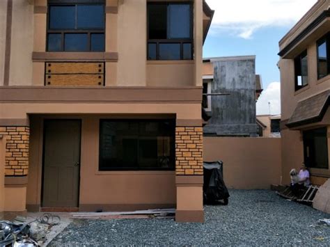 House and lot For Sale in Metro Manila .
